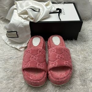 Authentic Gucci jumbo GG terry cloth platform slides with box and dust bags rose